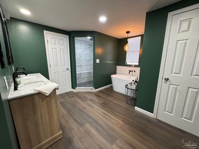 1975 Homer Holland Rd, Milton, FL 32570