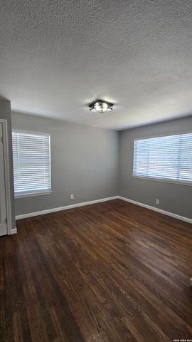 302 W Southcross, San Antonio, TX 78221