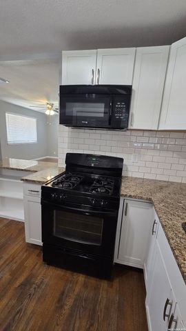 302 W Southcross, San Antonio, TX 78221