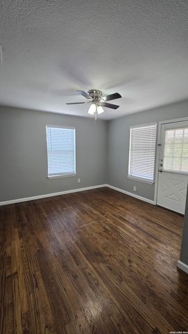 302 W Southcross, San Antonio, TX 78221
