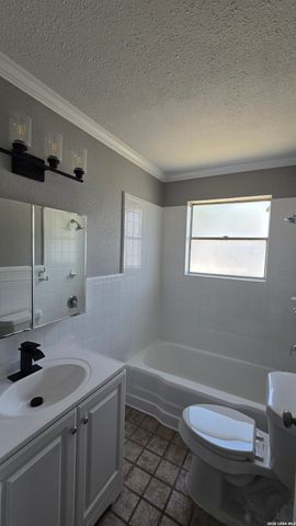 302 W Southcross, San Antonio, TX 78221