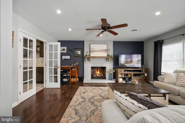 10412 HILLSIDE LN, Fredericksburg, VA 22408