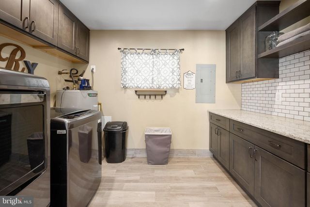 10412 HILLSIDE LN, Fredericksburg, VA 22408