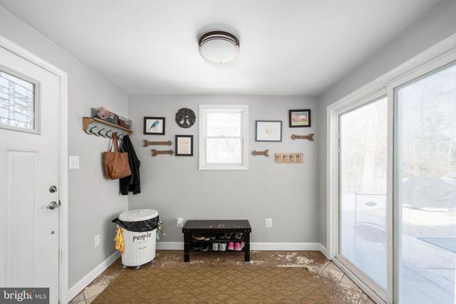 10412 HILLSIDE LN, Fredericksburg, VA 22408