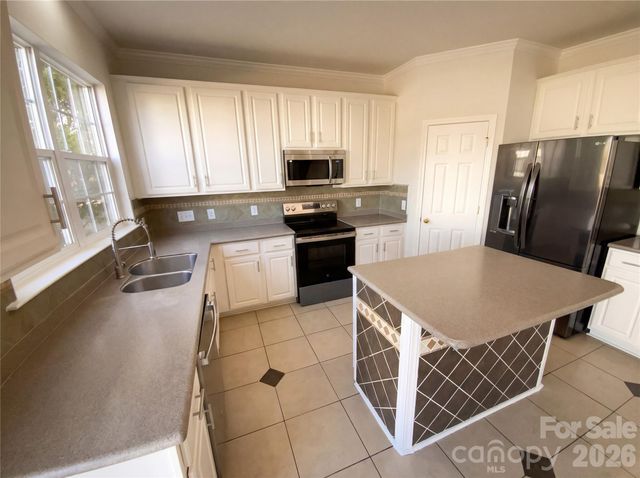 10803 Fountaingrove Drive, Charlotte, NC 28262