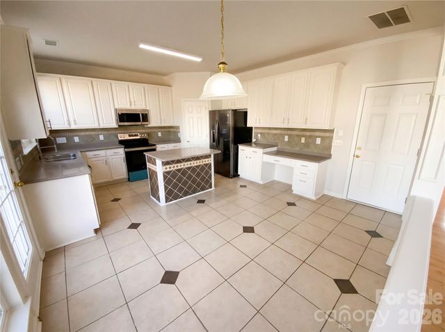 10803 Fountaingrove Drive, Charlotte, NC 28262