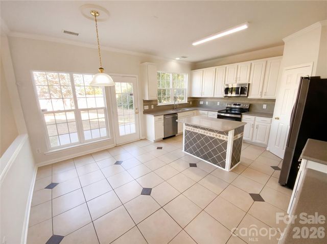 10803 Fountaingrove Drive, Charlotte, NC 28262