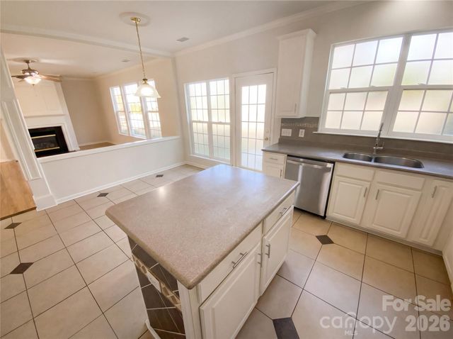 10803 Fountaingrove Drive, Charlotte, NC 28262