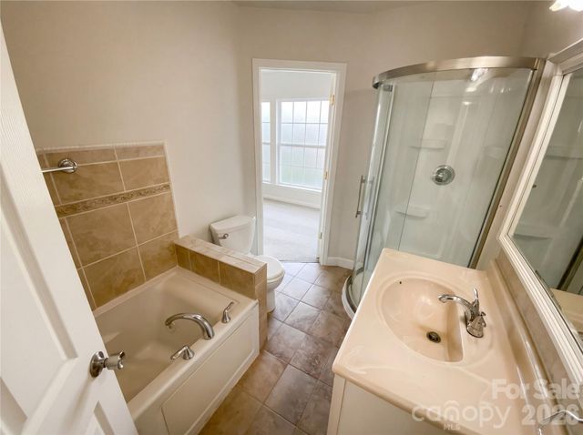 10803 Fountaingrove Drive, Charlotte, NC 28262