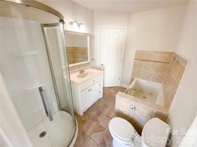 10803 Fountaingrove Drive, Charlotte, NC 28262