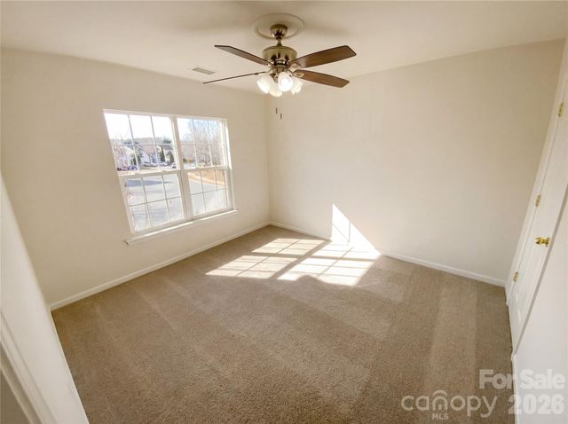 10803 Fountaingrove Drive, Charlotte, NC 28262