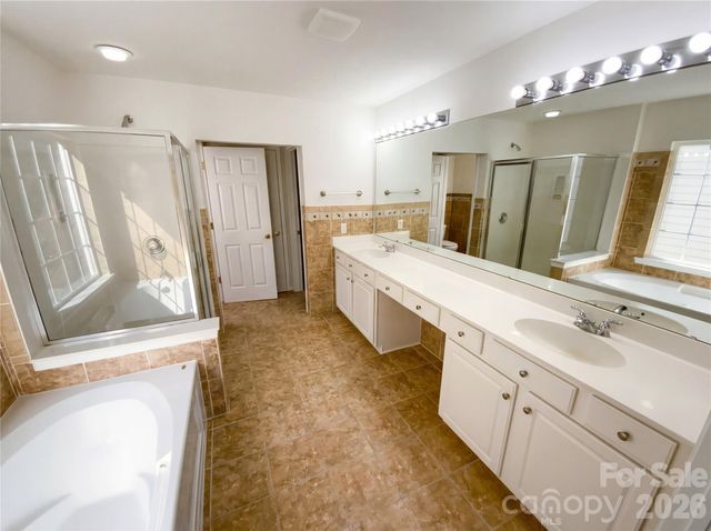 10803 Fountaingrove Drive, Charlotte, NC 28262