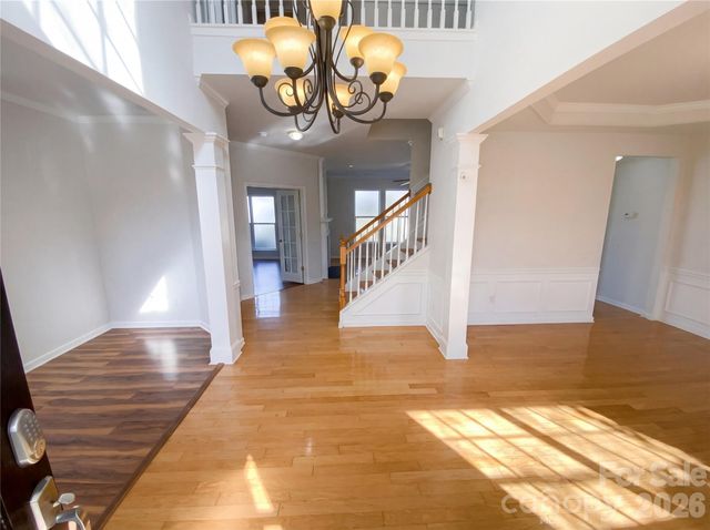 10803 Fountaingrove Drive, Charlotte, NC 28262