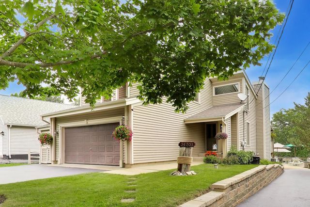 36701 N Lake Street, Ingleside, IL 60041