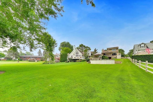 36701 N Lake Street, Ingleside, IL 60041