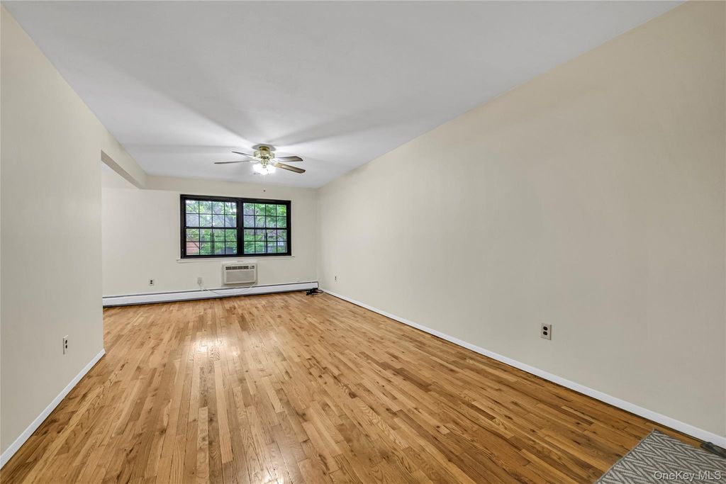 220-30 64th Avenue 3rd fl, Bayside, NY 11364 — photo 3