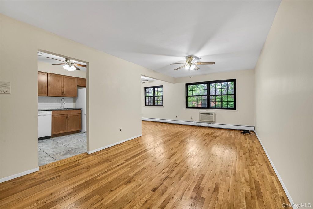 220-30 64th Avenue 3rd fl, Bayside, NY 11364 — photo 4