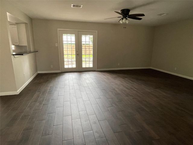 10215 Belfast Road, La Porte, TX 77571