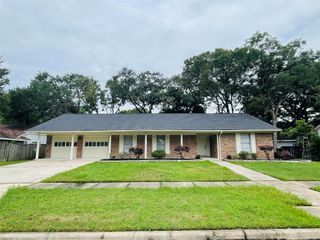 10215 Belfast Road, La Porte, TX 77571