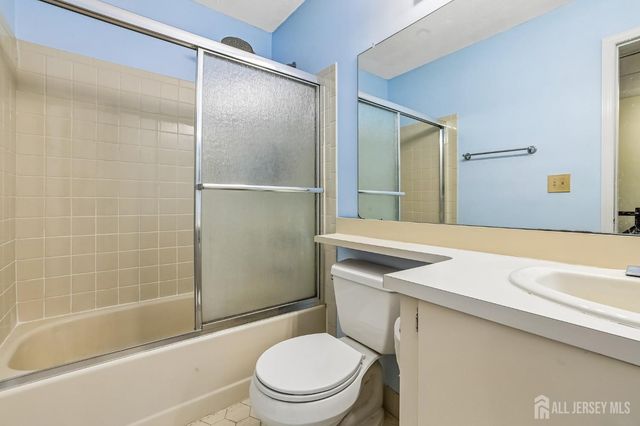 293 Bromley Place, East Brunswick, NJ 08816