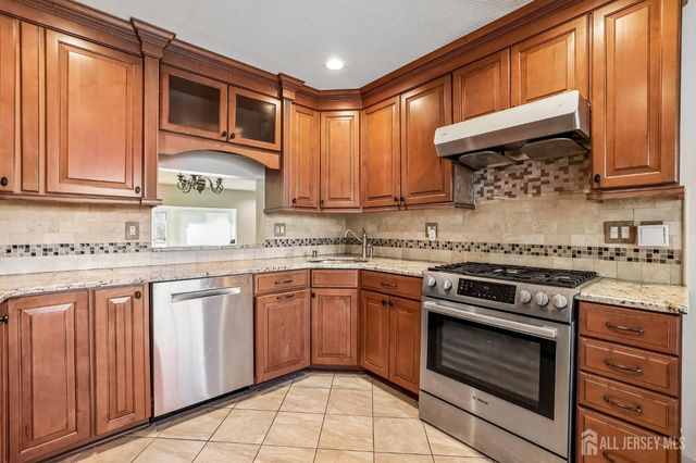 293 Bromley Place, East Brunswick, NJ 08816