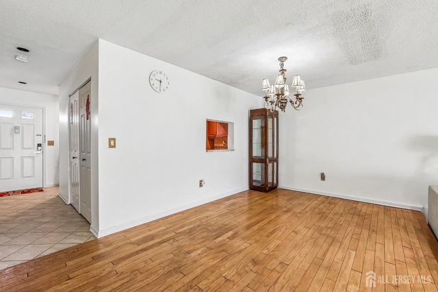 293 Bromley Place, East Brunswick, NJ 08816