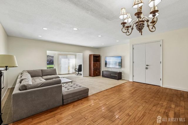 293 Bromley Place, East Brunswick, NJ 08816