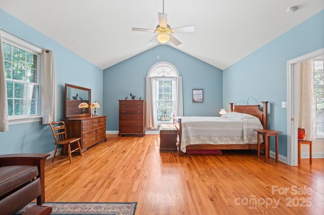 5025 Woodwinds Drive NE, Hickory, NC 28601