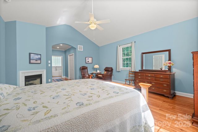 5025 Woodwinds Drive NE, Hickory, NC 28601