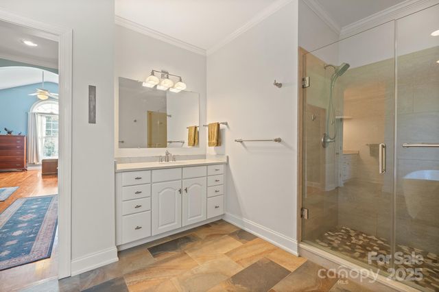 5025 Woodwinds Drive NE, Hickory, NC 28601