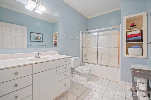 5025 Woodwinds Drive NE, Hickory, NC 28601