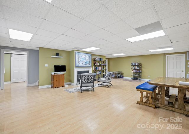 5025 Woodwinds Drive NE, Hickory, NC 28601