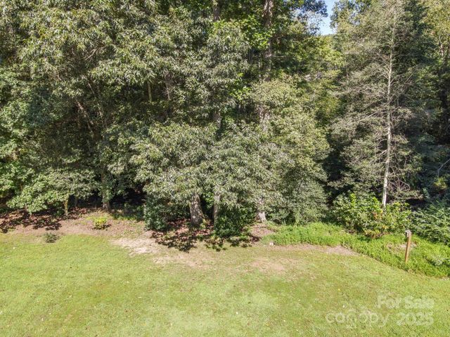 5025 Woodwinds Drive NE, Hickory, NC 28601
