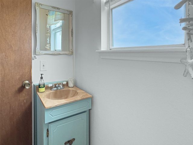 4134 Liberty Drive, Galveston, TX 77554