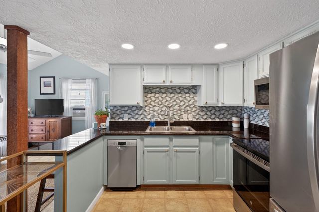 4134 Liberty Drive, Galveston, TX 77554