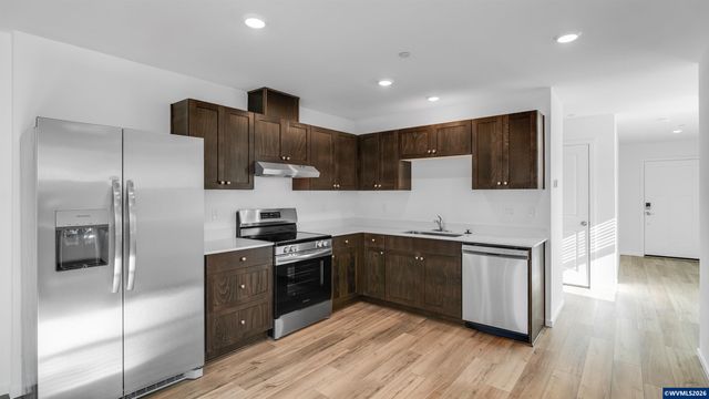 1498 Laura Vista Dr NW, Albany, OR 97321