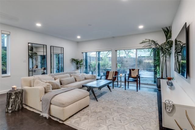 4210 Munger, Dallas, TX 75204