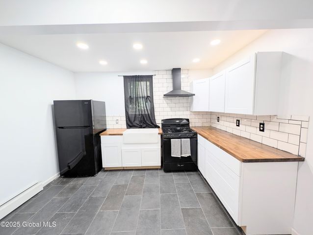 2432 Avenue B, Schenectady, NY 12308