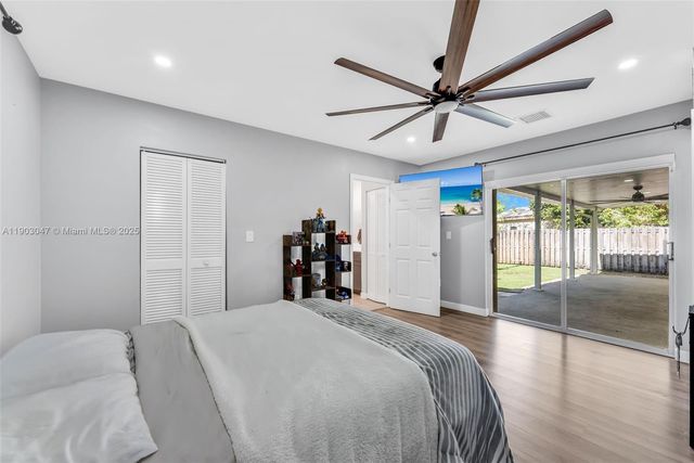 5743 SW 57th Way, Davie, FL 33314