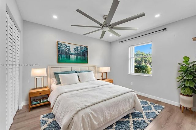 5743 SW 57th Way, Davie, FL 33314