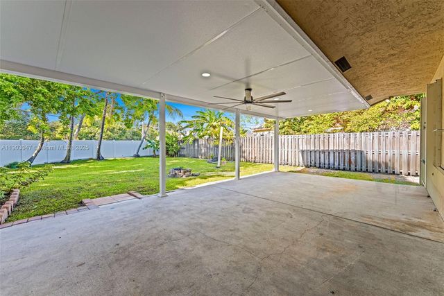 5743 SW 57th Way, Davie, FL 33314