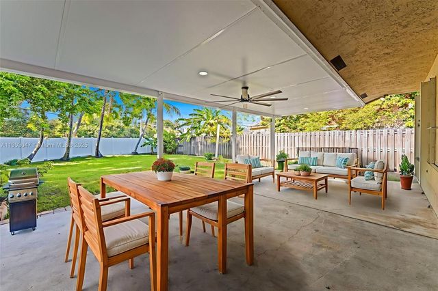 5743 SW 57th Way, Davie, FL 33314