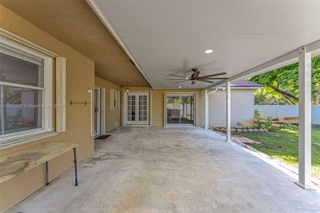 5743 SW 57th Way, Davie, FL 33314