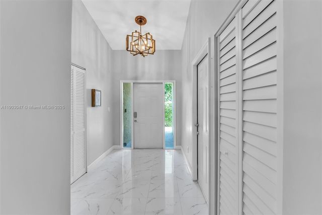 5743 SW 57th Way, Davie, FL 33314