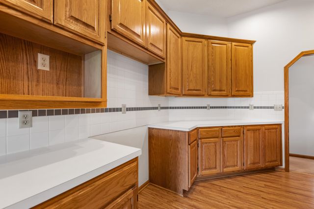 920 S Stagecoach Ct, Wichita, KS 67230