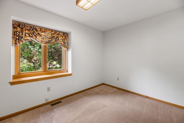 920 S Stagecoach Ct, Wichita, KS 67230