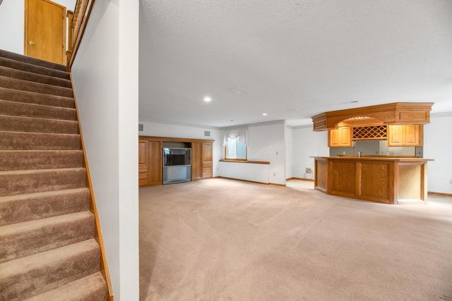 920 S Stagecoach Ct, Wichita, KS 67230