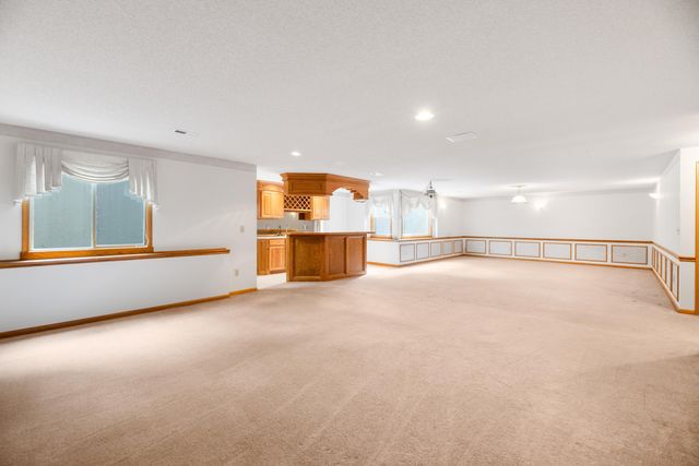 920 S Stagecoach Ct, Wichita, KS 67230
