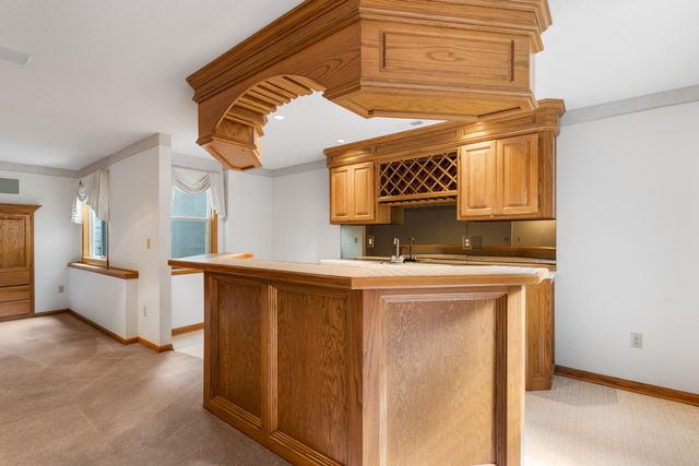 920 S Stagecoach Ct, Wichita, KS 67230