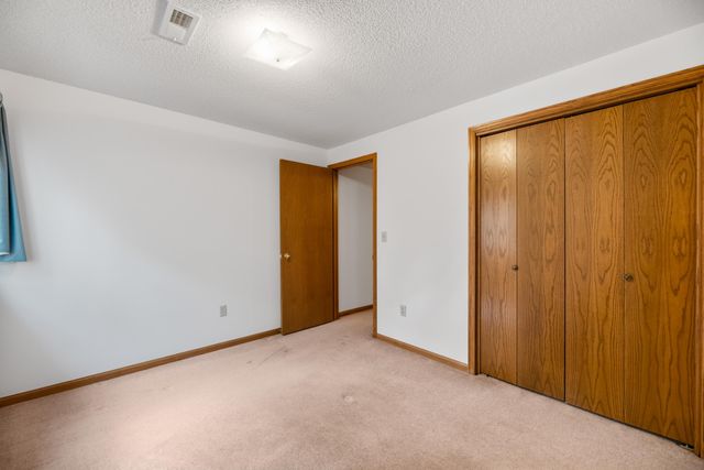 920 S Stagecoach Ct, Wichita, KS 67230